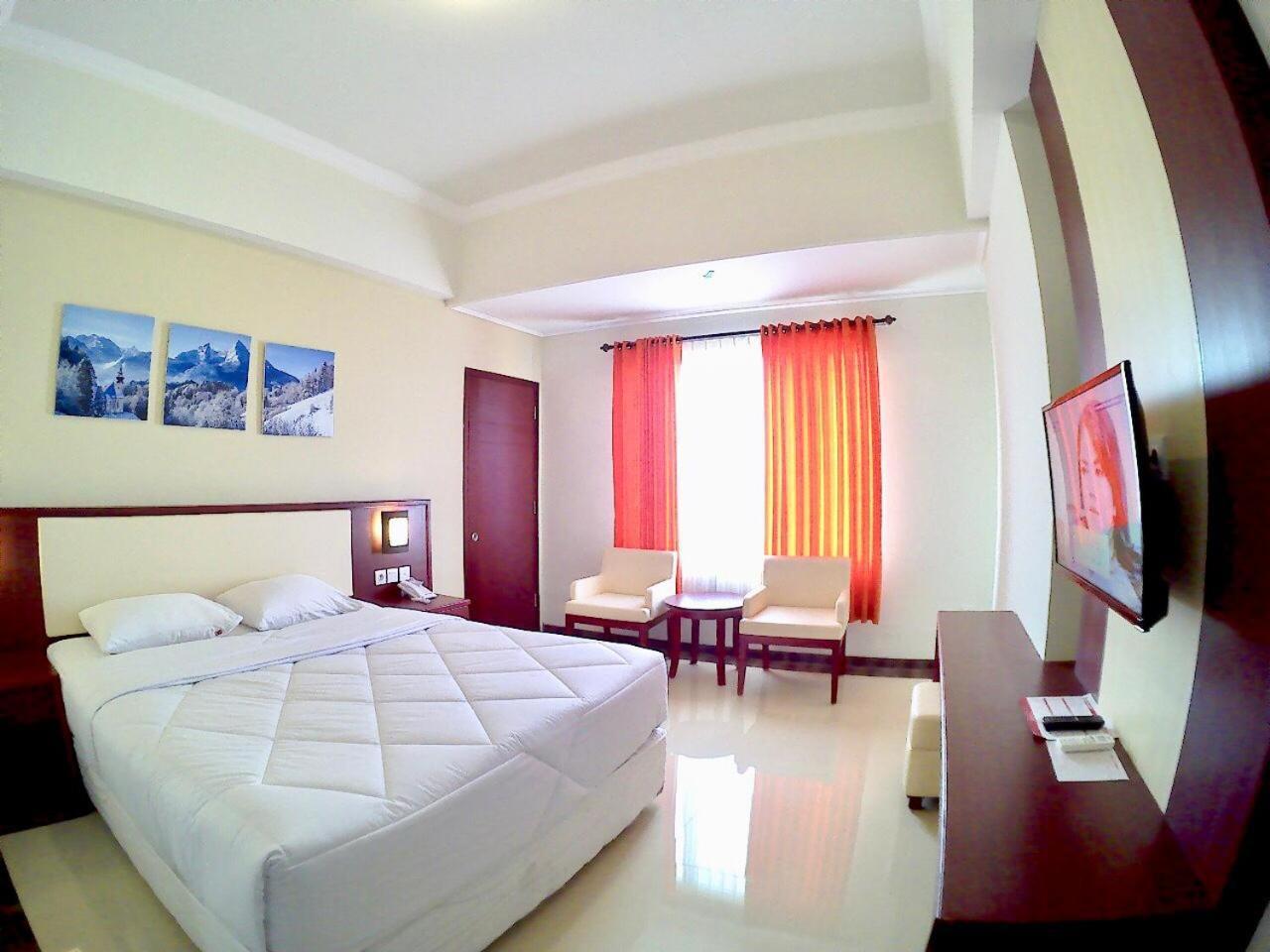 Hotel Tosan Solo Baru Grogol Esterno foto