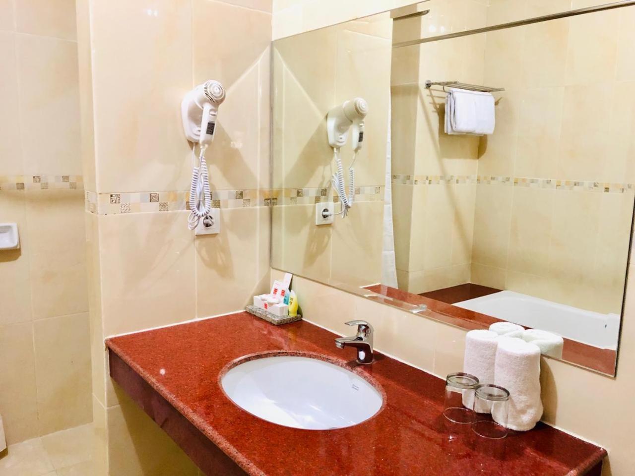 Hotel Tosan Solo Baru Grogol Esterno foto